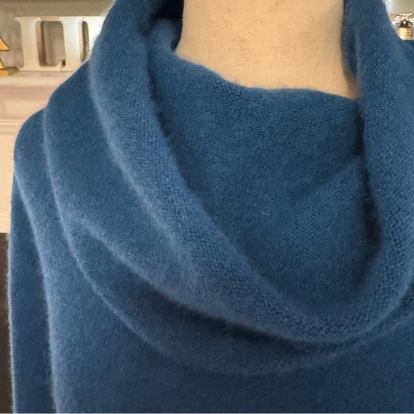 💙 Cynthia Rowley 100% Cashmere Cowl Neck Sweater Dress — Teal Blue (Size XS) 💙 - Picture 2 of 8